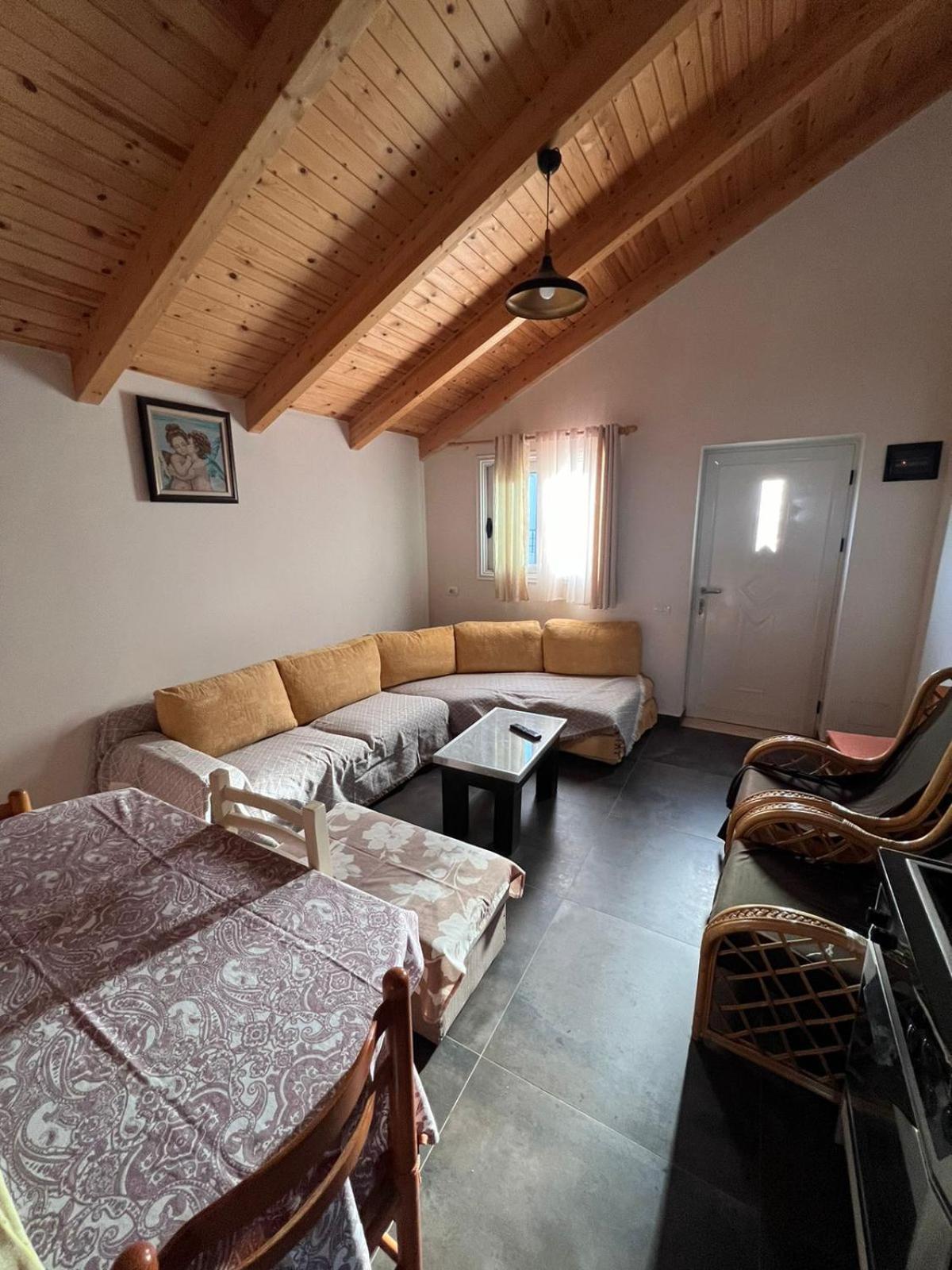 Guest Rooms Arbri Vlorë Exteriér fotografie