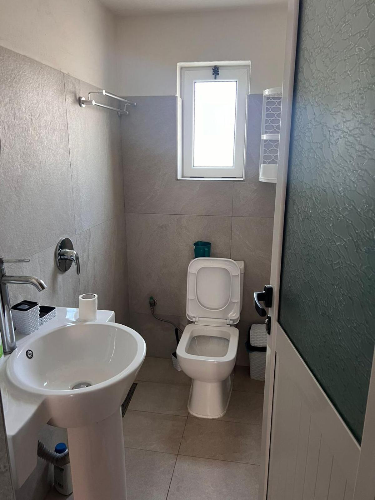 Guest Rooms Arbri Vlorë Exteriér fotografie